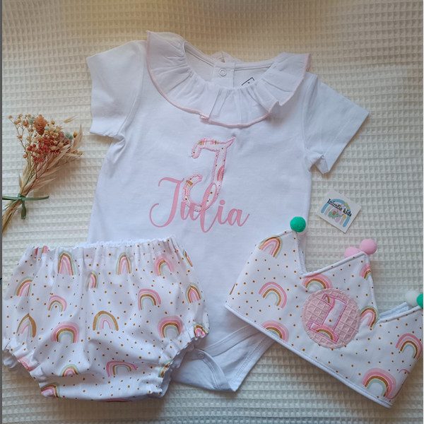 Ranita cumpleaños: Corona personalizada cumpleaños bebe y ropa bebé a juego rosa