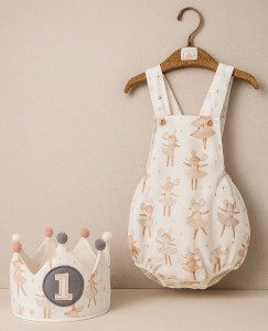 Conjunto de bebé con corona de tela Conjunto de bebé con corona de tela